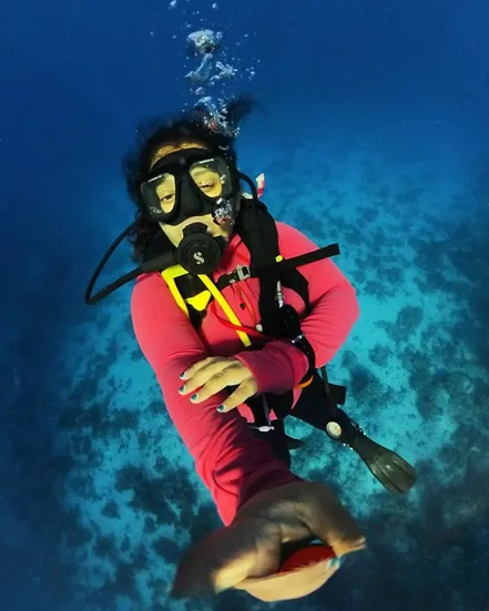 Dr. Tanaya Narendra, Dr Cuterus, scuba diving